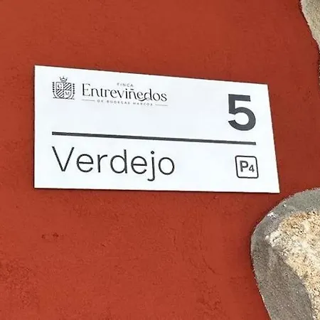 Entrevinedos De Bodegas Marcos * Peñafiel